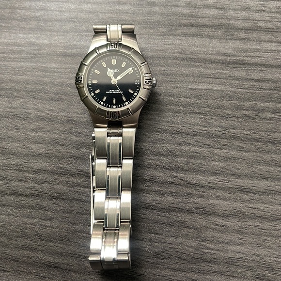 Timex small women’s watch. - Picture 2 of 3
